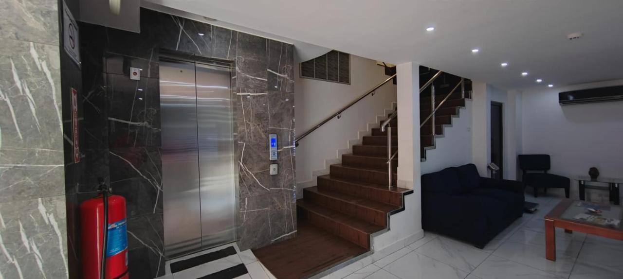 La Cubana Hotel & Suites Colon Exterior photo