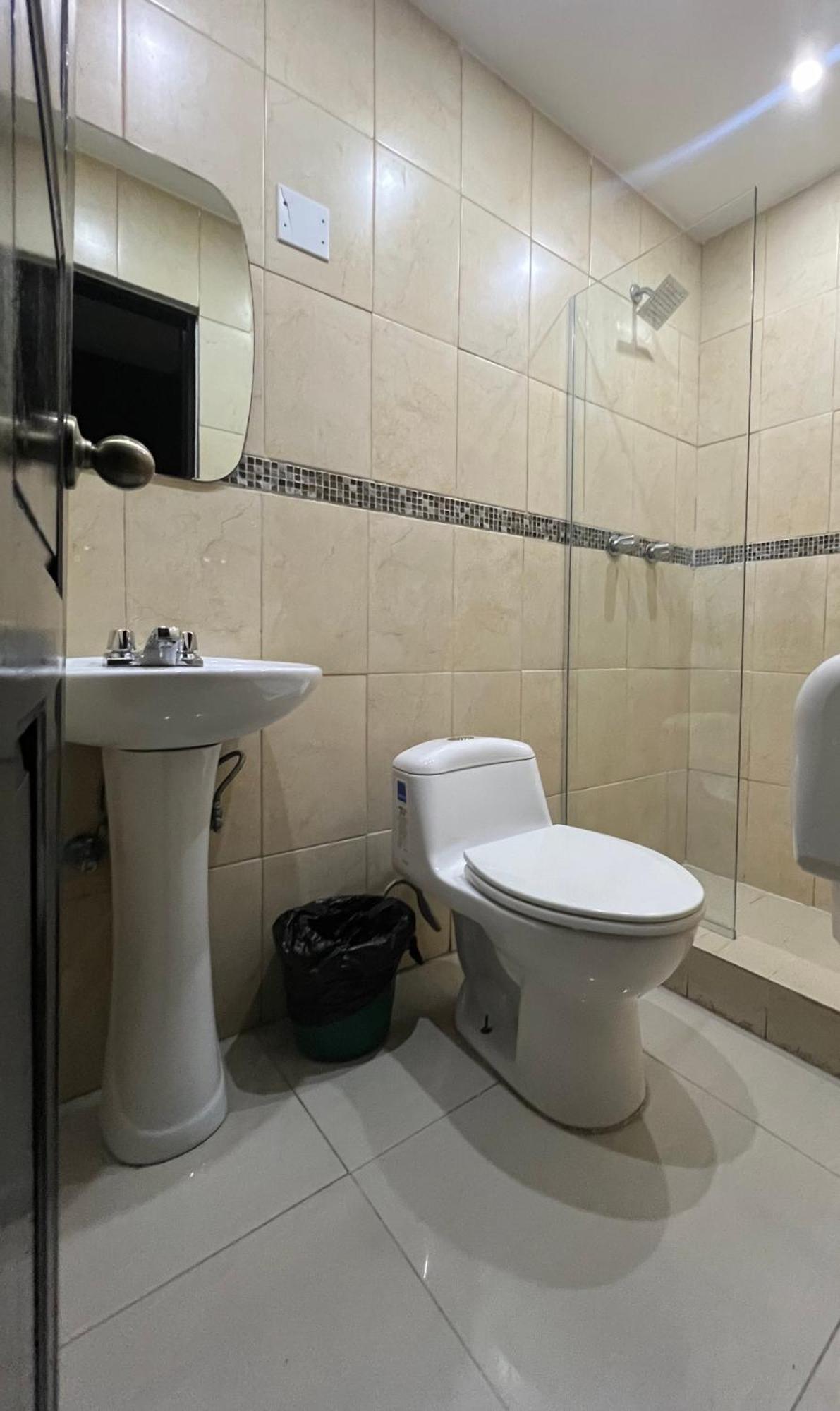 La Cubana Hotel & Suites Colon Exterior photo